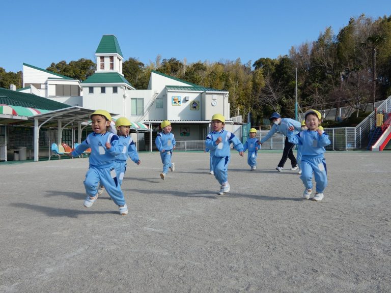 外遊び　⑨　年少組