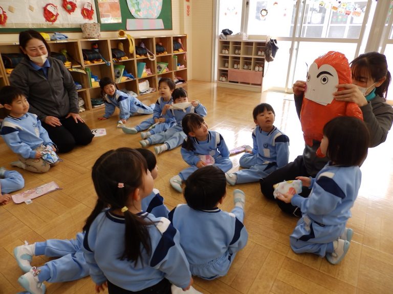 保育の様子　⑫　もも組