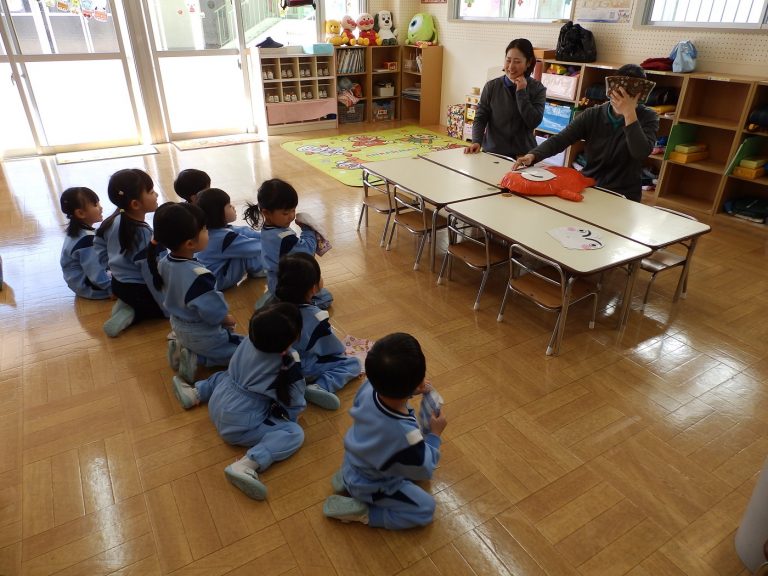 保育の様子　⑤　もも組