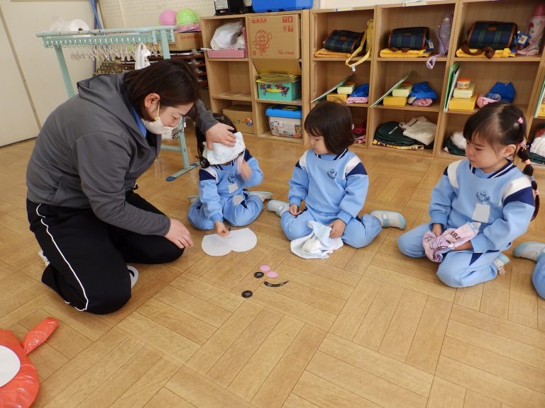 保育の様子　⑧　もも組