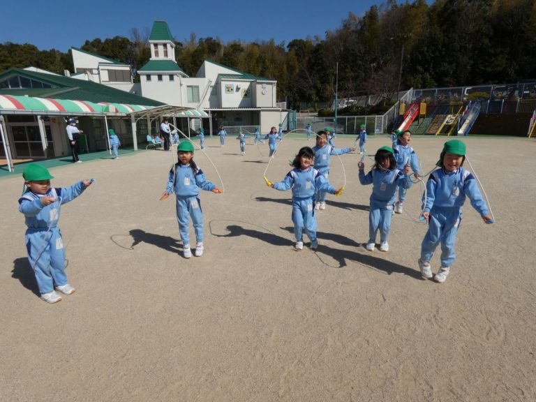 なわとび大会　⑰　すみれ組