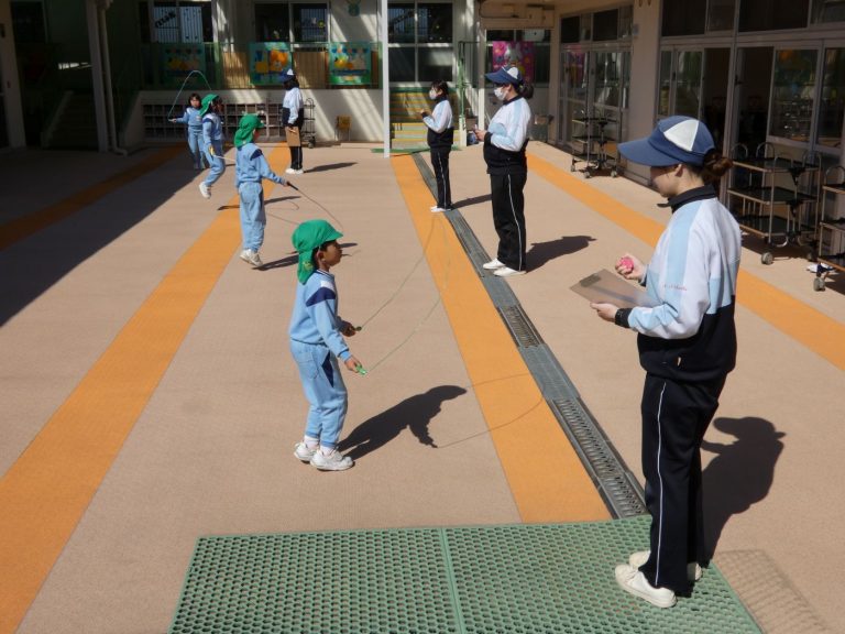 なわとび大会　⑱　すみれ組