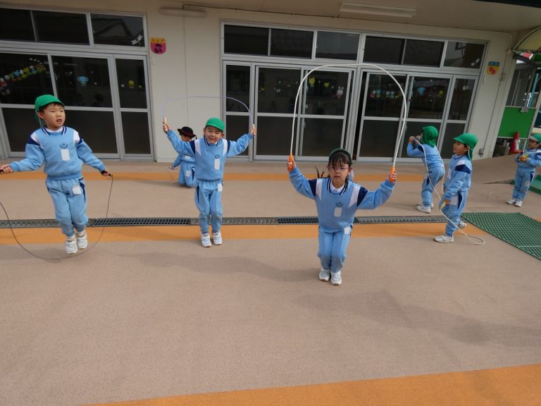 保育の様子　③　すみれ組