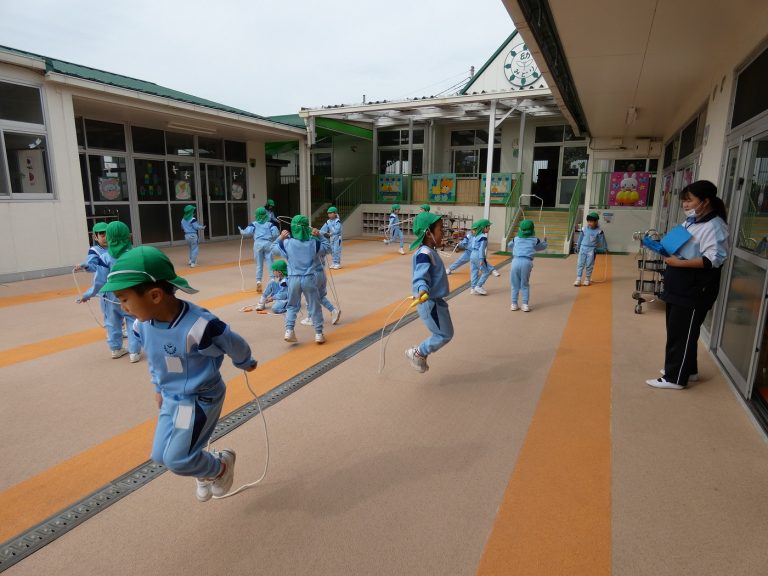 保育の様子　⑤　れんげ組