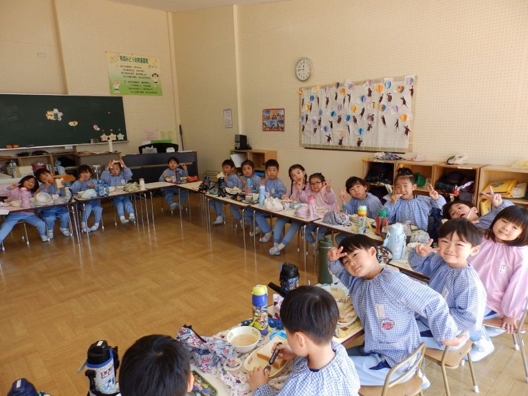 給食の様子　③　れんげ組