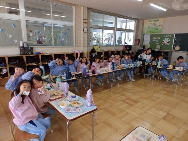 給食の様子　⑤　すみれ組