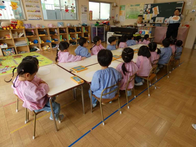 保育の様子　⑪　もも組