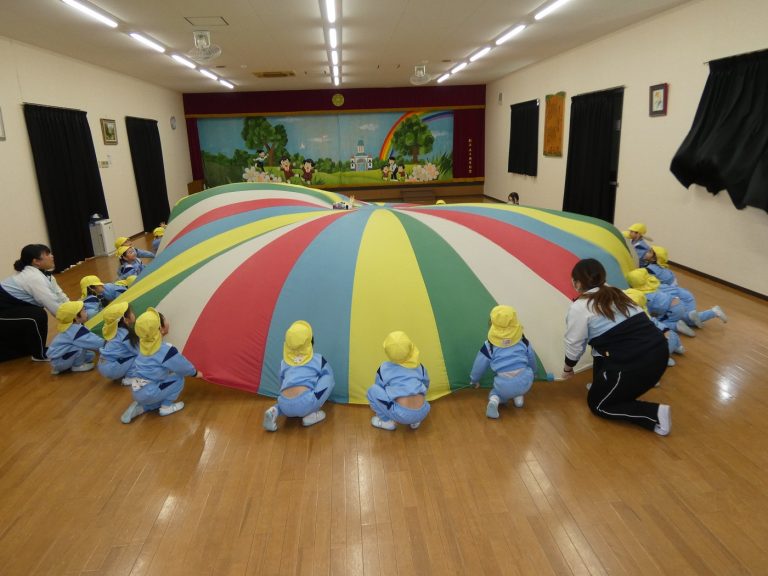 パラバルーン　⑩　年少組