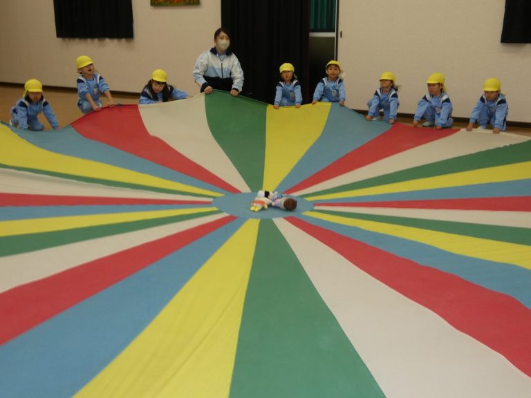 パラバルーン　⑪　年少組