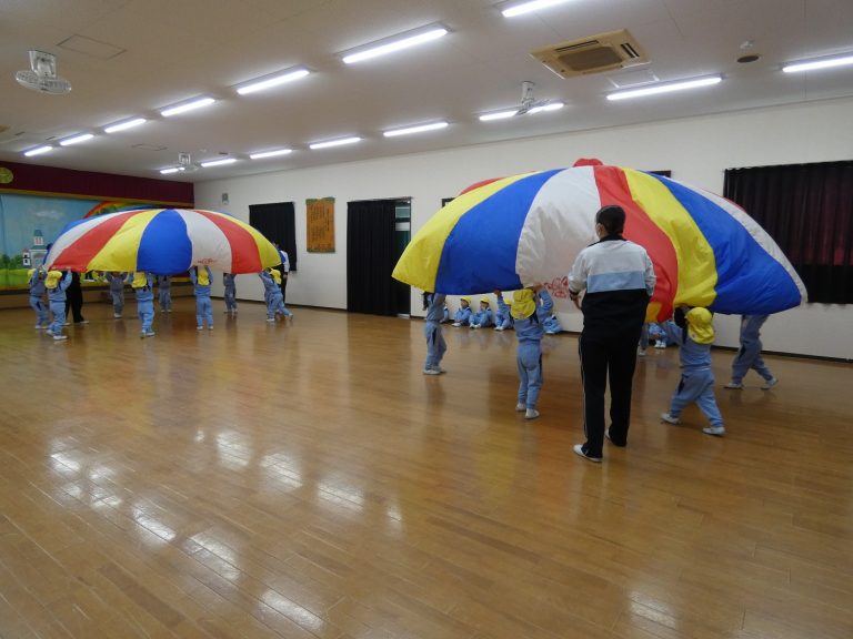 パラバルーン　⑬　年少組