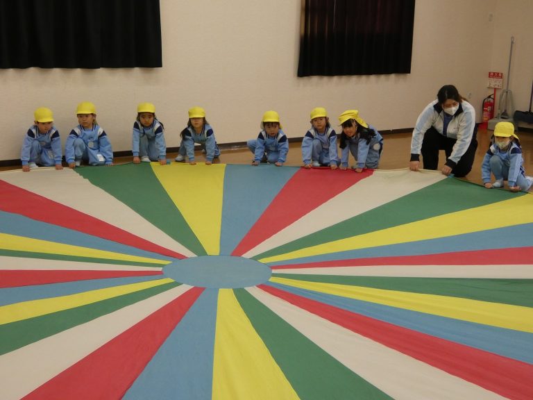 パラバルーン　➁　年少組