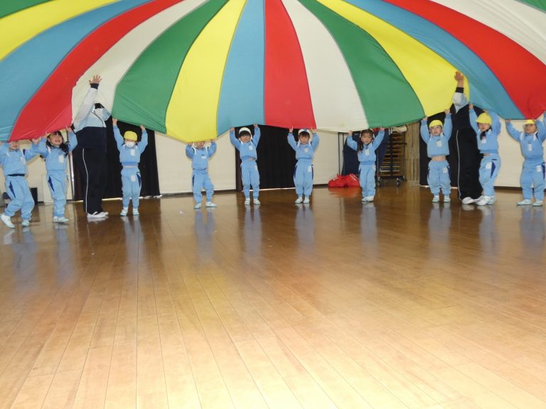 パラバルーン　③　年少組