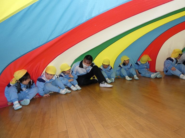 パラバルーン　⑥　年少組