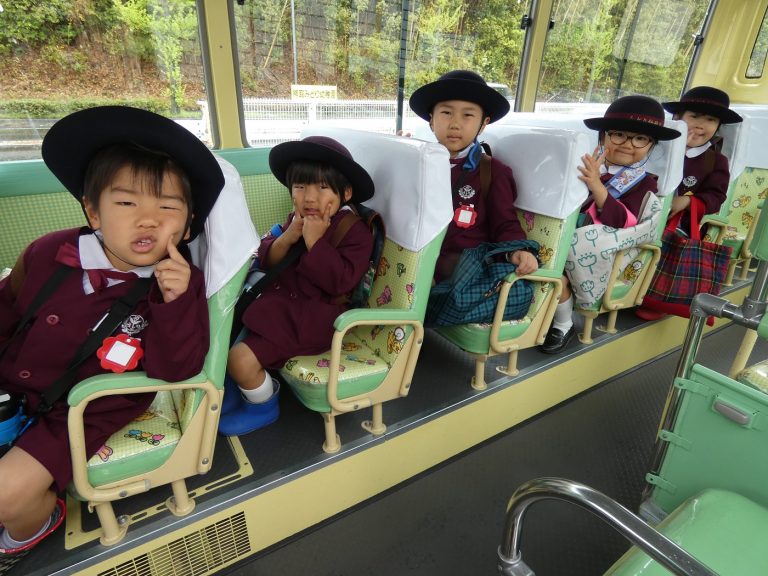 バス降園の様子　⑭