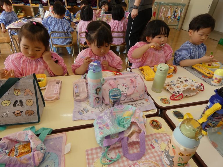 昼食の様子　⑬　ばら組