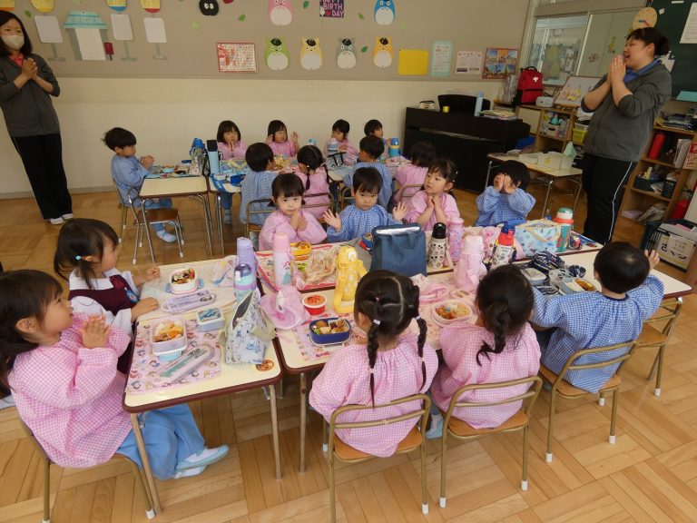 昼食の様子　⑰　さくら組