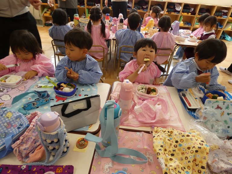 昼食の様子　⑲　さくら組