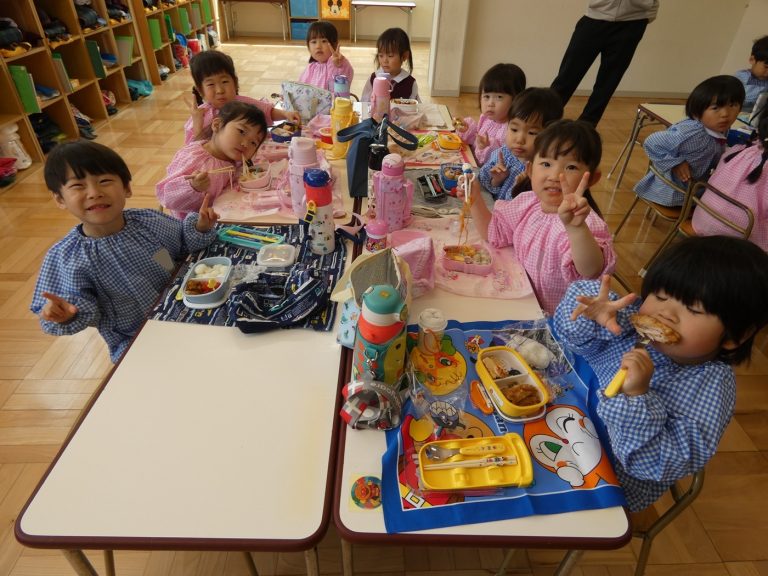 昼食の様子　㉒　さくら組