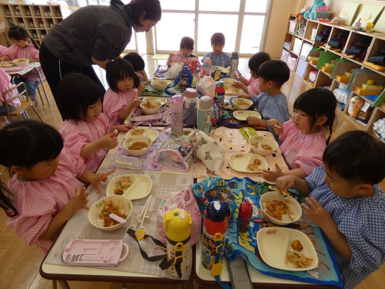 初めての給食　⑩　ばら組