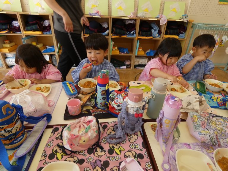 初めての給食　⑫　ばら組