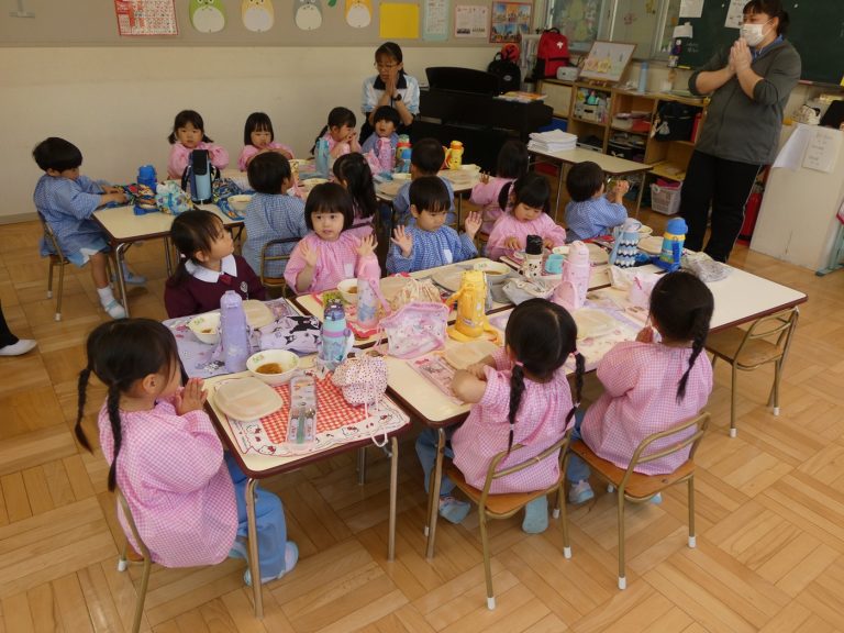 初めての給食　⑮　さくら組