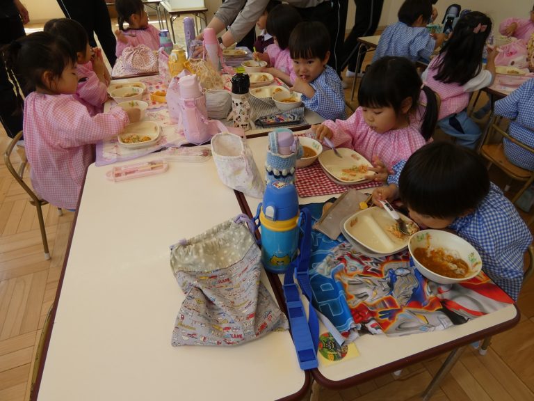 初めての給食　⑯　さくら組
