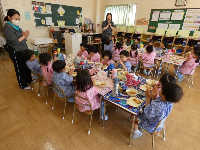 初めての給食　⑧　ばら組
