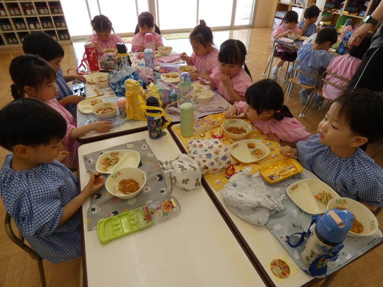 初めての給食　⑨　ばら組