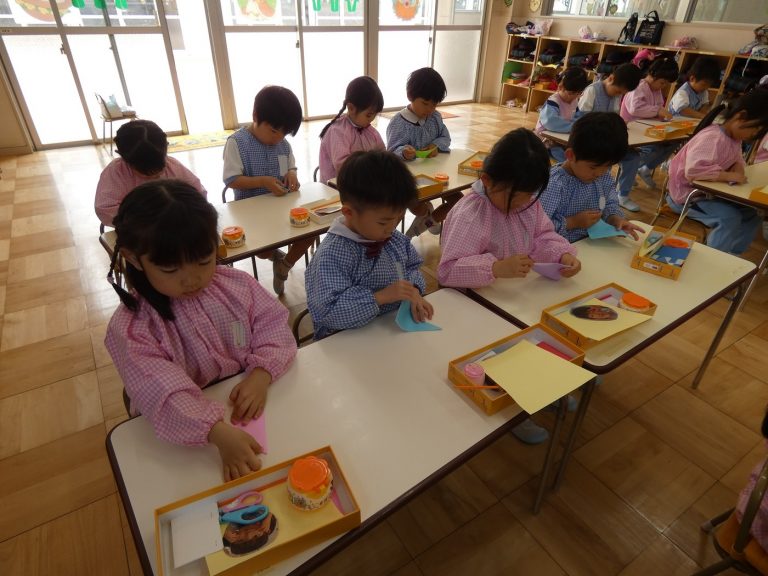 保育の様子　③　すみれ組
