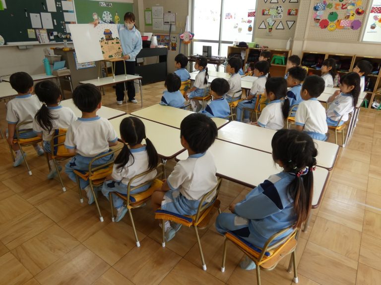 保育の様子 ④ すみれ組