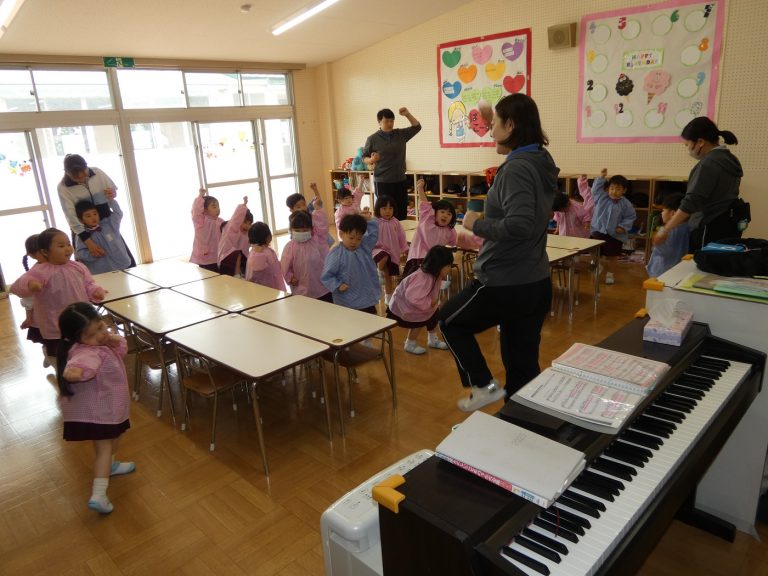 保育の様子　⑧　ばら組