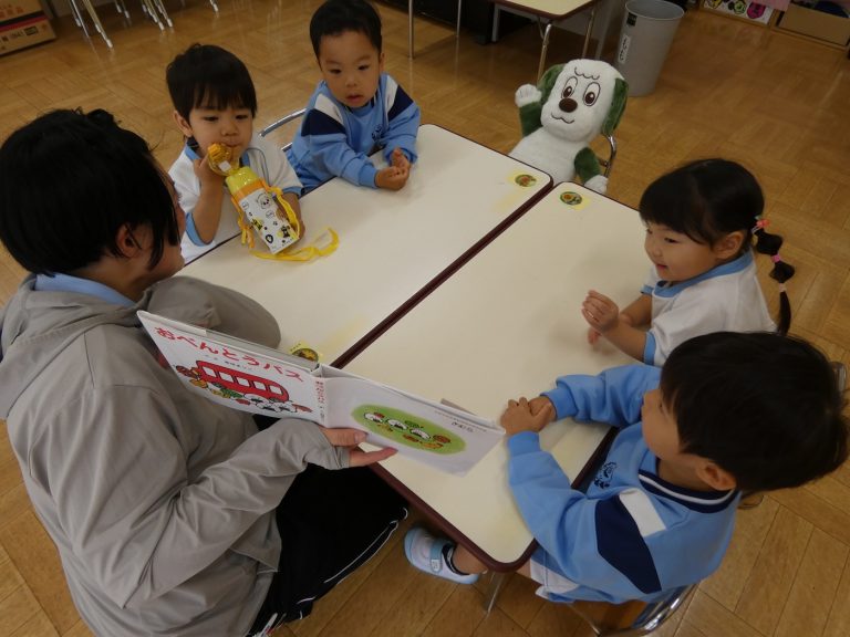 保育の様子　⑭　もも組