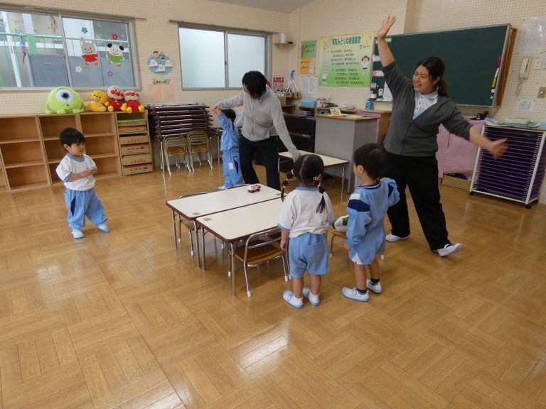 保育の様子　⑮　もも組