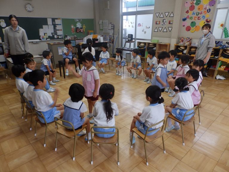 誕生会　⑥　すみれ組