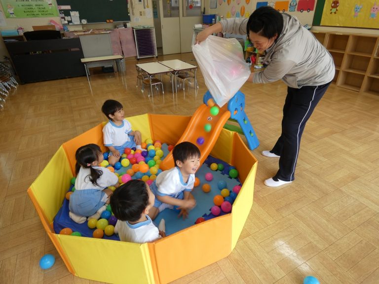 保育の様子　⑫　もも組