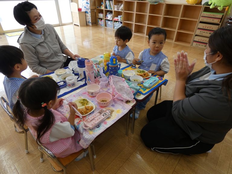 保育の様子　⑮　もも組