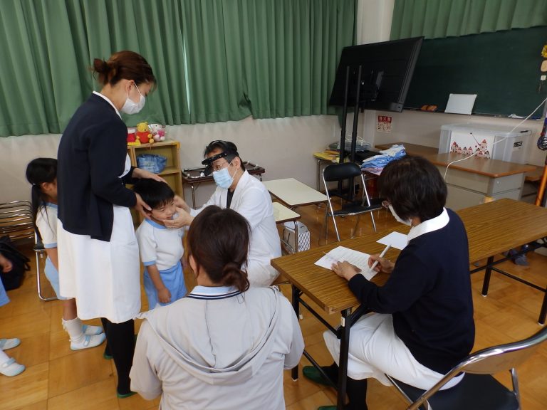 耳鼻咽喉科検診 ⑭ ゆり組