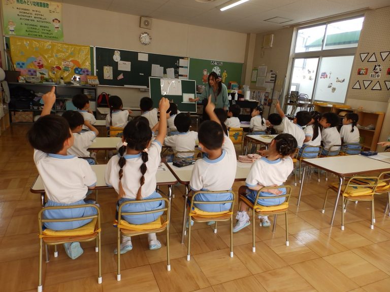 学研教室　④　すみれ組