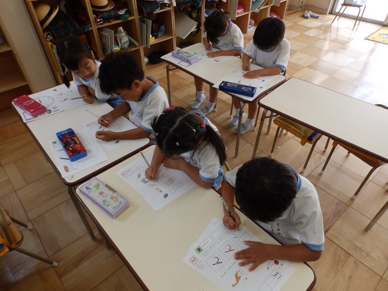 学研教室　⑥　すみれ組