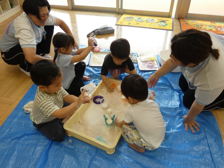 保育の様子　⑬　もも組