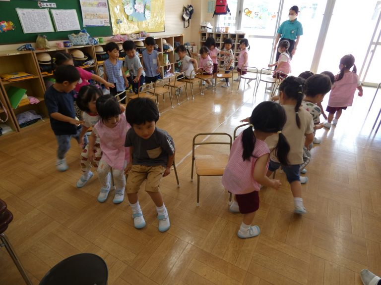 保育の様子　⑱　ばら組