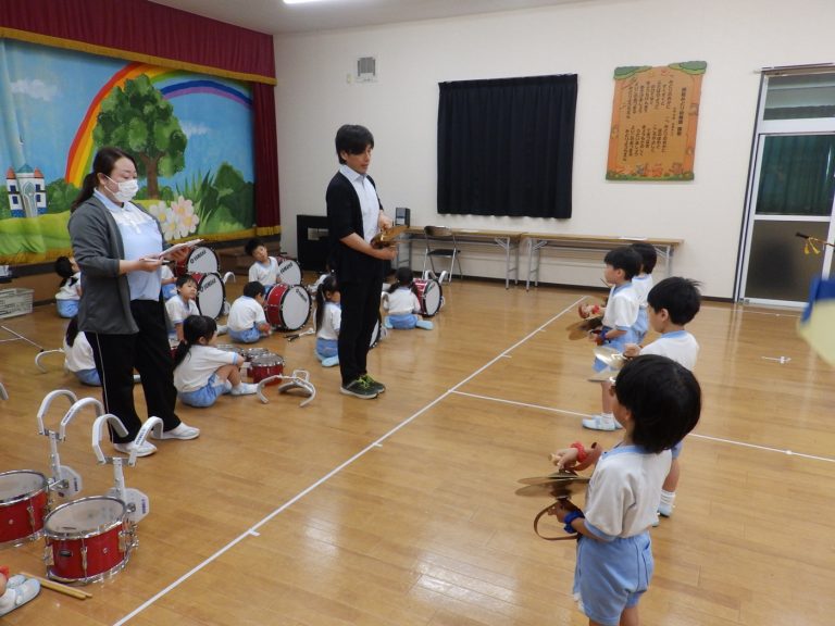 鼓笛指導　②　年長組