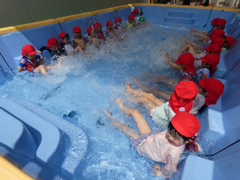 水遊び　②　すみれ組