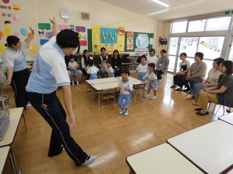 給食参観　②　もも組