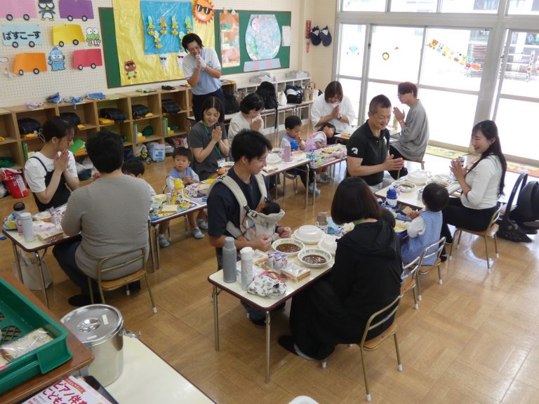 給食参観　⑦　もも組