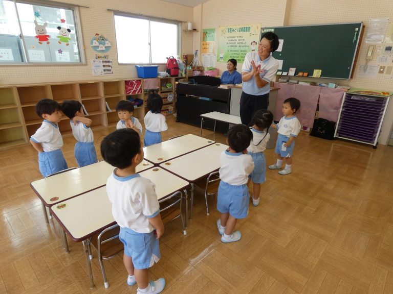 保育の様子　⑮　もも組