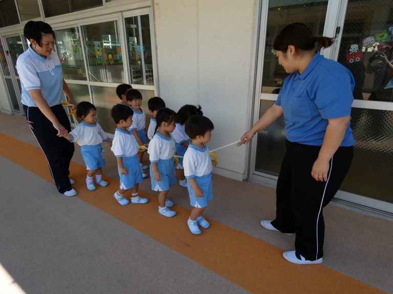 保育の様子　⑯　もも組