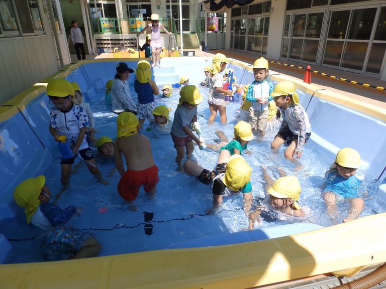 水遊び　⑤　年中組
