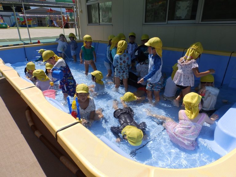 水遊び　⑥　年中組