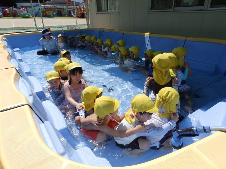 水遊び　⑦　年中組